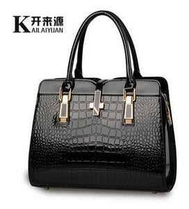 100% Genuine leather Women handbags 2019 new light leather bag female crocodile high-grade shoulder bags of western style bag