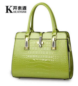 100% Genuine leather Women handbags 2019 new light leather bag female crocodile high-grade shoulder bags of western style bag