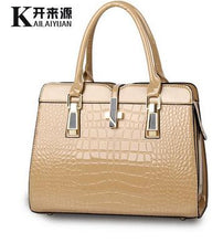 Load image into Gallery viewer, 100% Genuine leather Women handbags 2019 new light leather bag female crocodile high-grade shoulder bags of western style bag