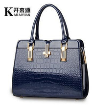 Load image into Gallery viewer, 100% Genuine leather Women handbags 2019 new light leather bag female crocodile high-grade shoulder bags of western style bag